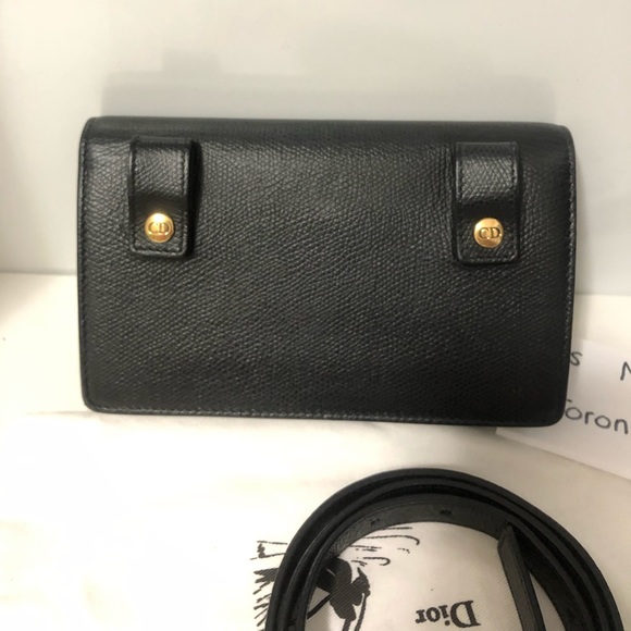 ❌SOLD❌SADDLE BELT POUCH Black Grained Calfskin
đź’°1300 (private) - Picture 2 of 5